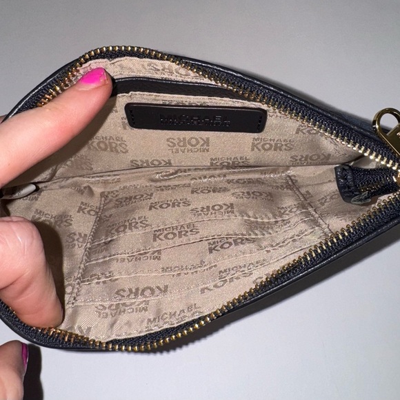 Michael Kors navy wristlet - Picture 3 of 8